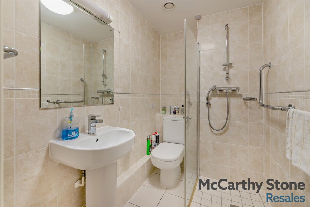 Emma Court, Southern Road, Basingstoke, RG21 7QF
