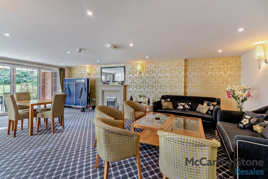 Holmes Place, Crowborough, TN6 2RS