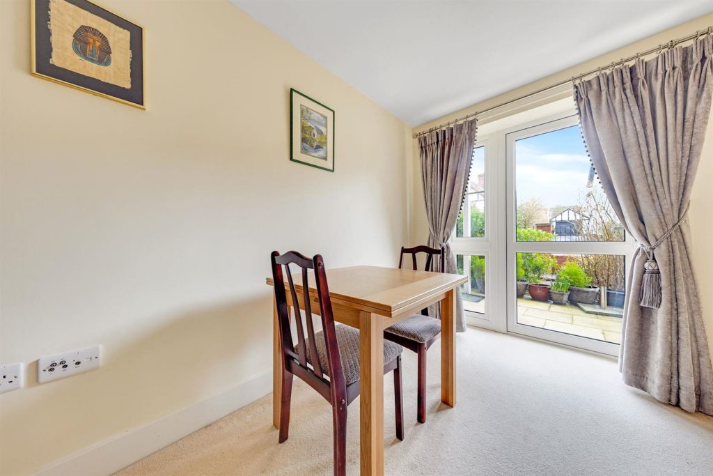 Queens Gate, Wellington Road, Wokingham, RG40 2DS