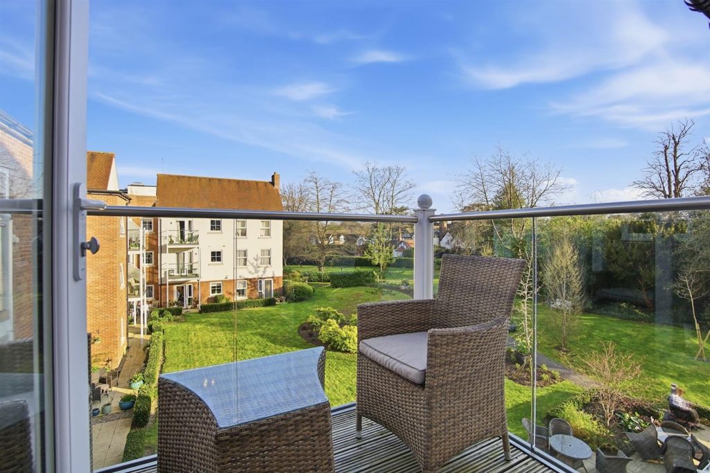 Manor Park Road, Chislehurst, BR7 5FT