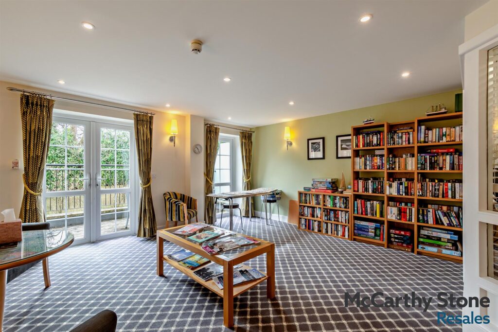 Holmes Place, Crowborough, TN6 2RS