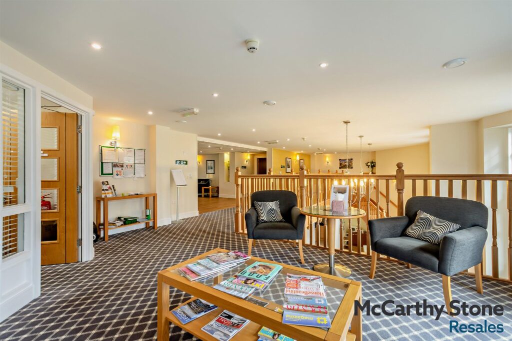 Holmes Place, Crowborough, TN6 2RS