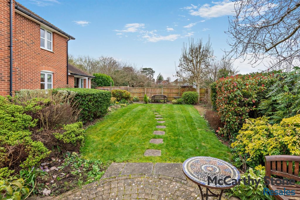 Stewart Court, High Street, Epping, CM16 4FJ
