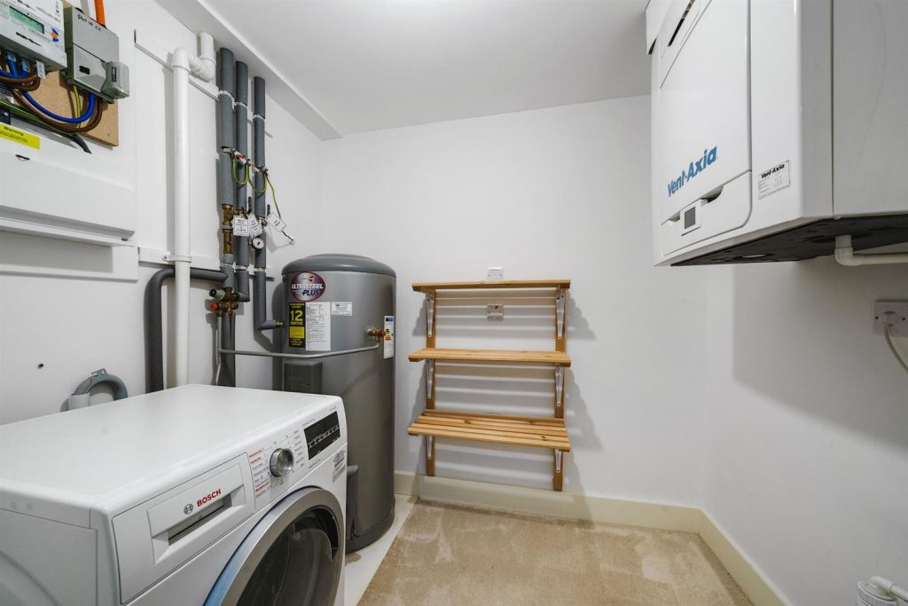 London Road, Guildford, GU1 1FF
