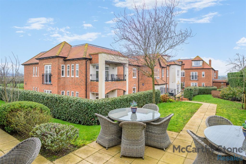 Orchard Gate, Banbury Road, Stratford-Upon-Avon, CV37 7HT