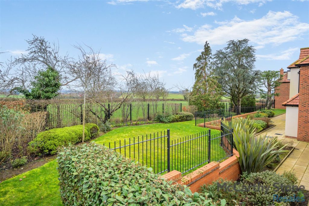 Orchard Gate, Banbury Road, Stratford-Upon-Avon, CV37 7HT