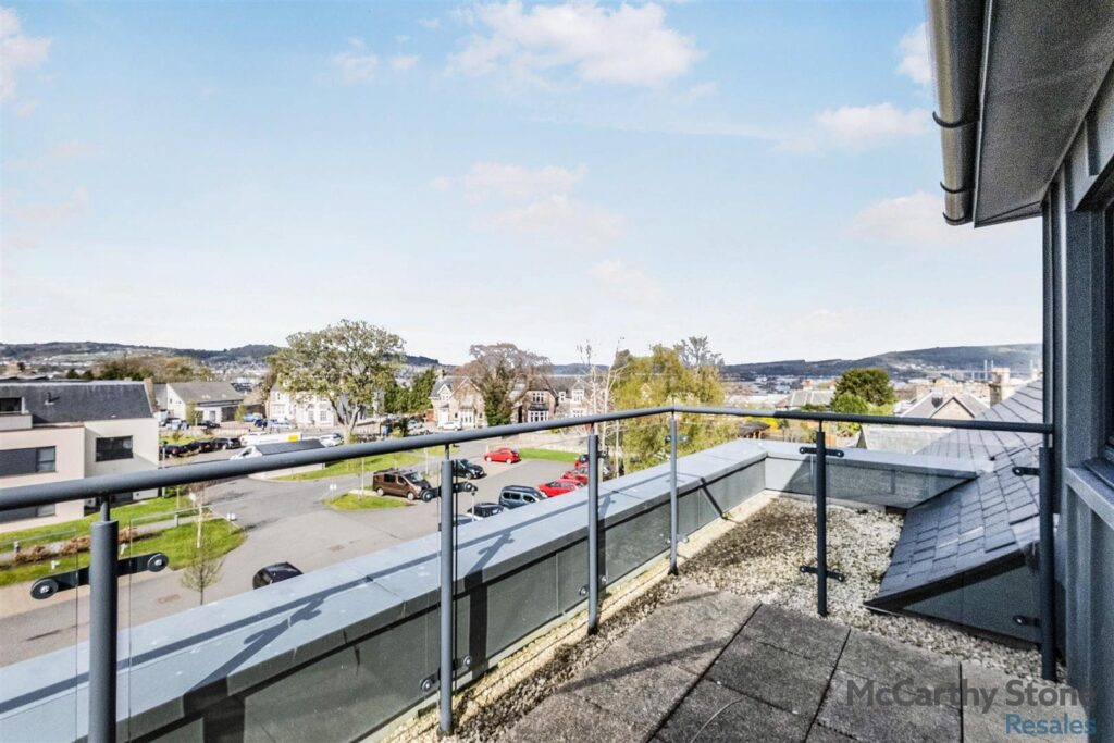 Oakwood Court, Crown Avenue, Inverness, IV2 3FN