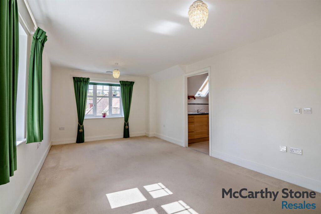 Holmes Place, Crowborough Hill, Crowborough, TN6 2RS