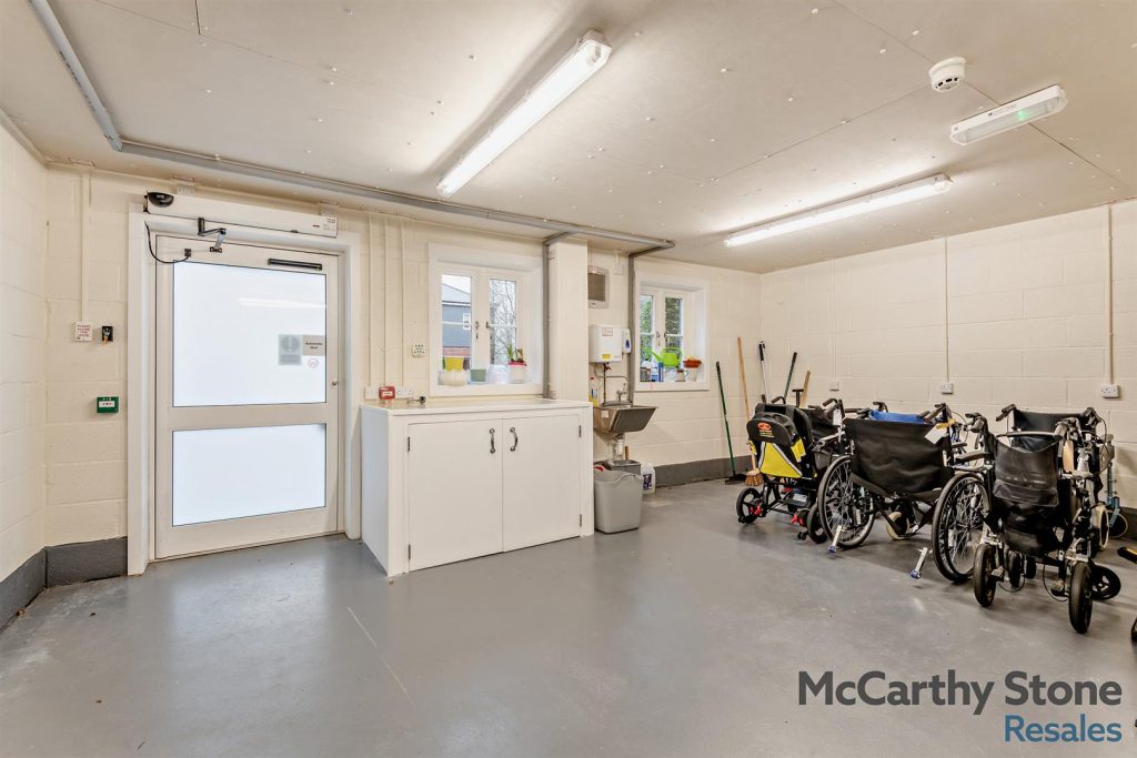 Horsley Place, High Street, Cranbrook, Kent, TN17 3DH