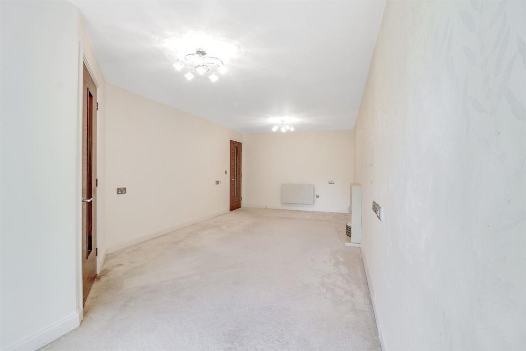 Manor Park Road, Chislehurst, BR7 5FT