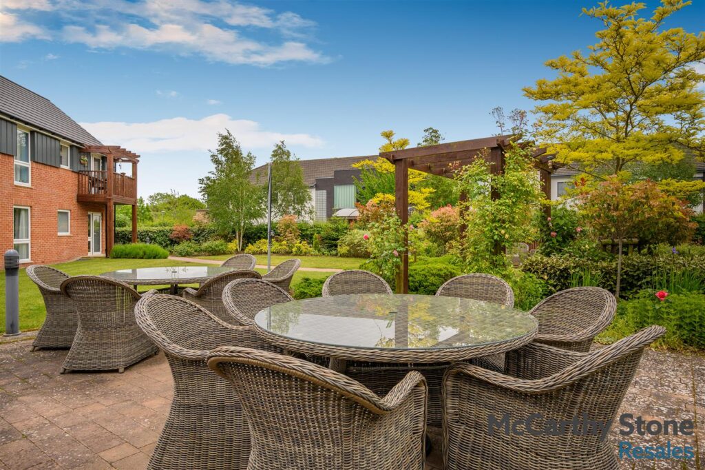 Jackson Place, Fields Park Drive, Alcester, Warwickshire, B49 6GR