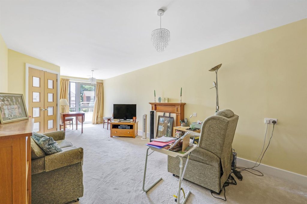 Fleet Road, Fleet, GU51 3FS