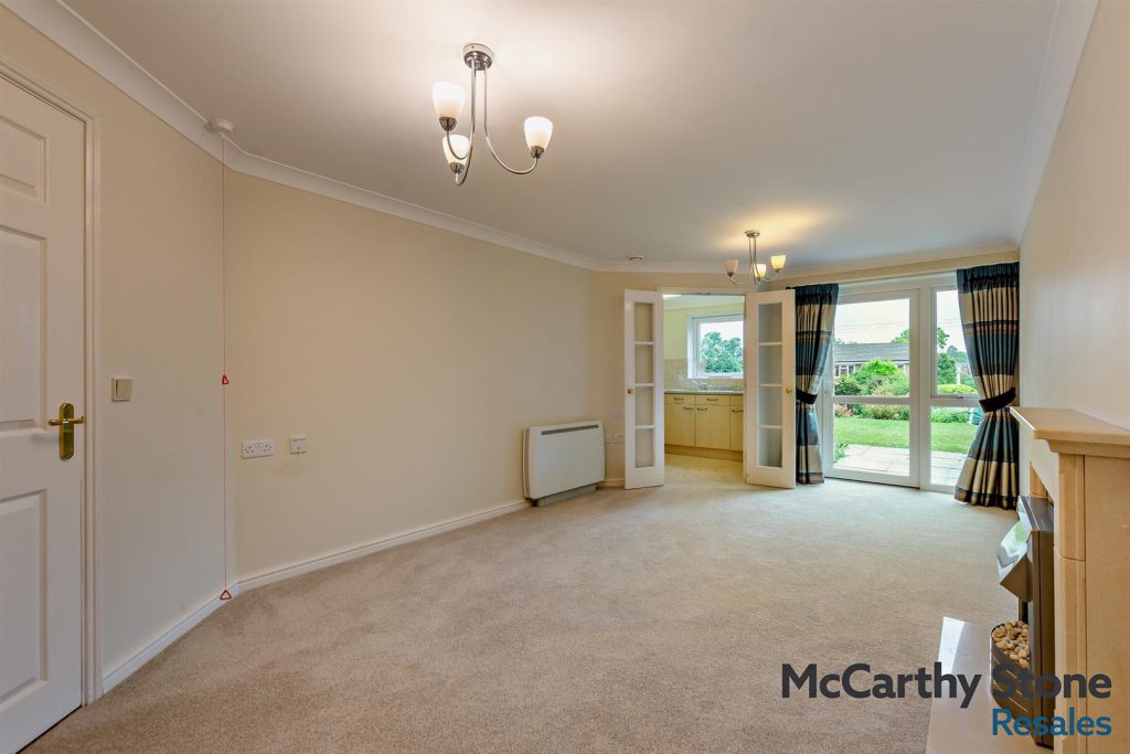 Portman Court, Grange Road, Uckfield, East Sussex,TN22 1FD