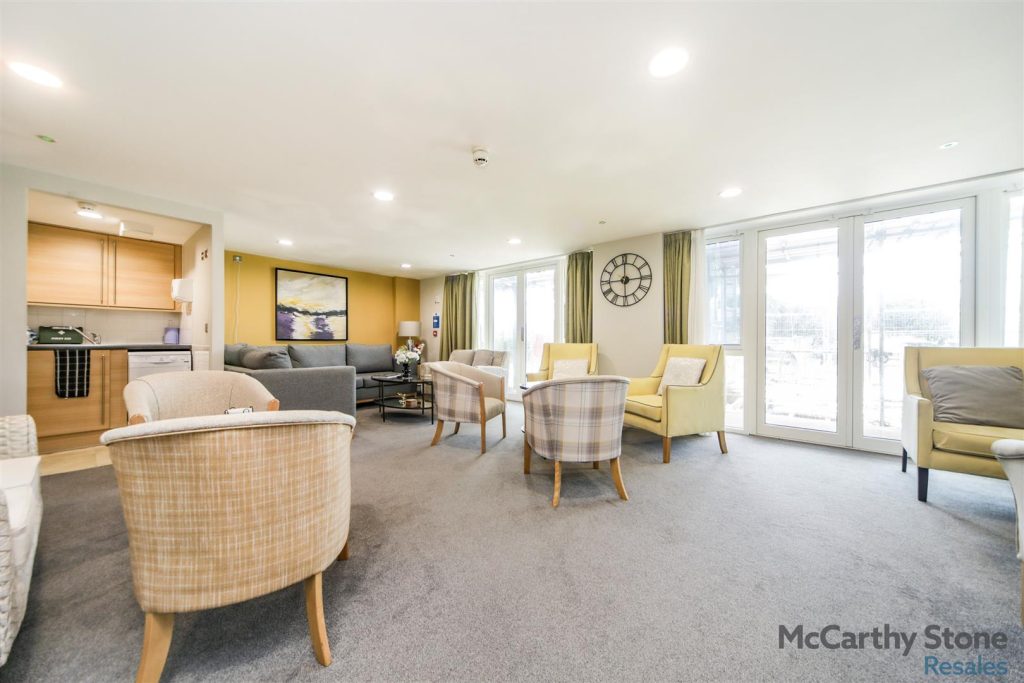 Pavilion Court, Hamilton Gardens, Felixstowe, IP11 7FA