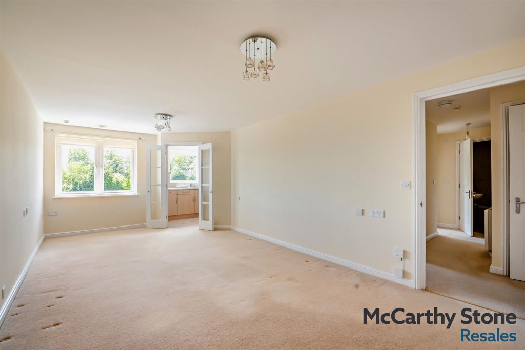 Benedict Court, Western Avenue, Newbury, Berkshire, RG14 1AR