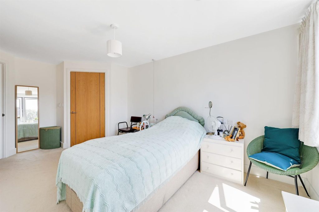 Fleet Road, Fleet, GU51 3FS
