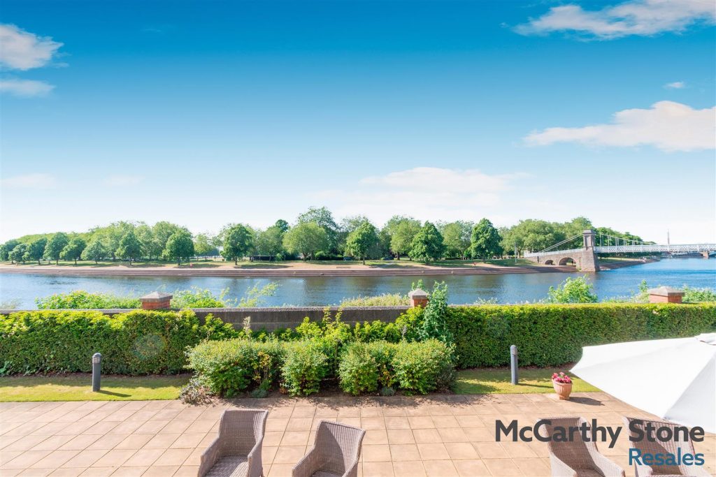 Wilford Lane, West Bridgford. Penthouse Apartment
