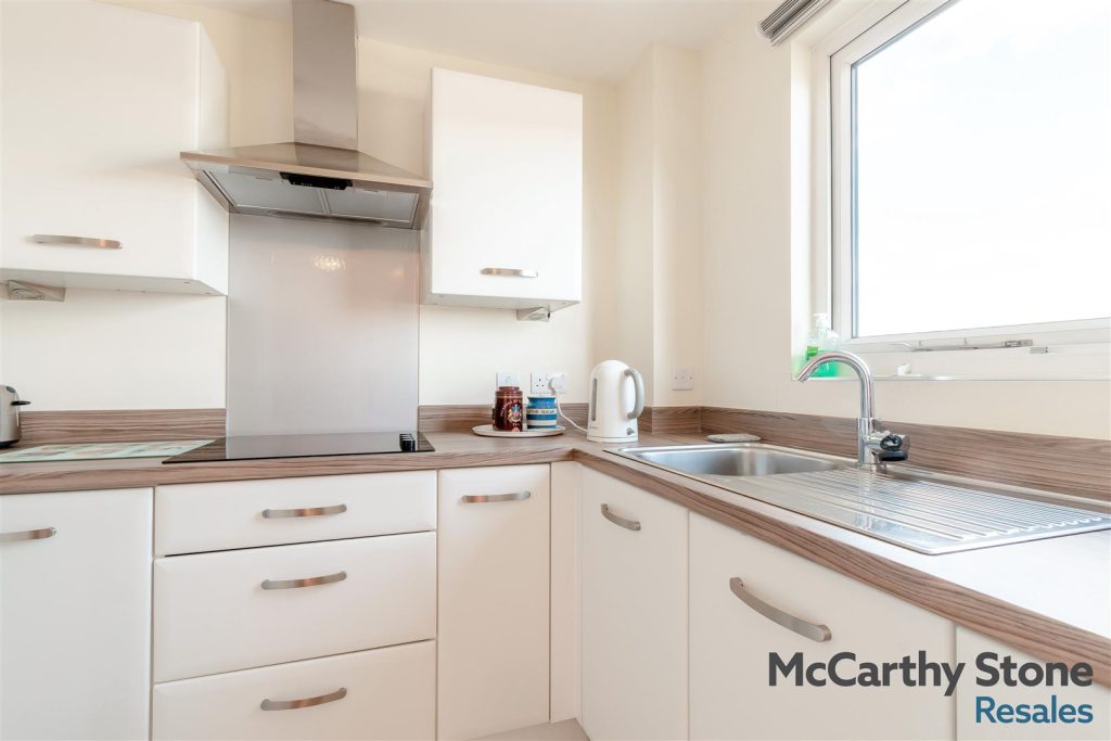 Wilford Lane, West Bridgford. Penthouse Apartment