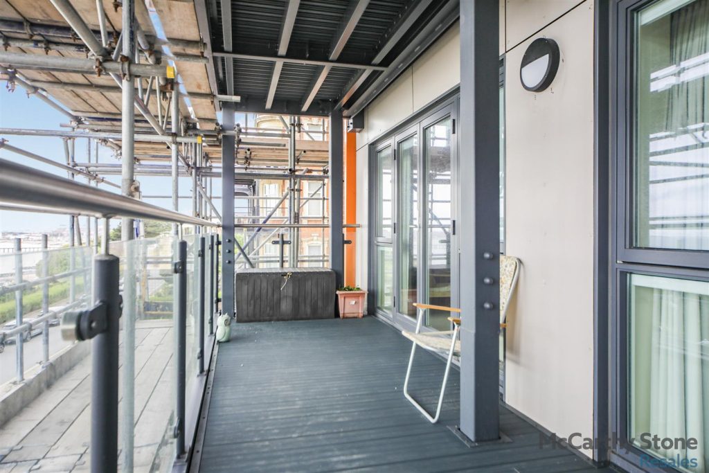 Pavilion Court, Hamilton Gardens, Felixstowe, IP11 7FA