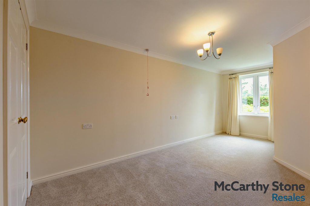 Portman Court, Grange Road, Uckfield, East Sussex,TN22 1FD