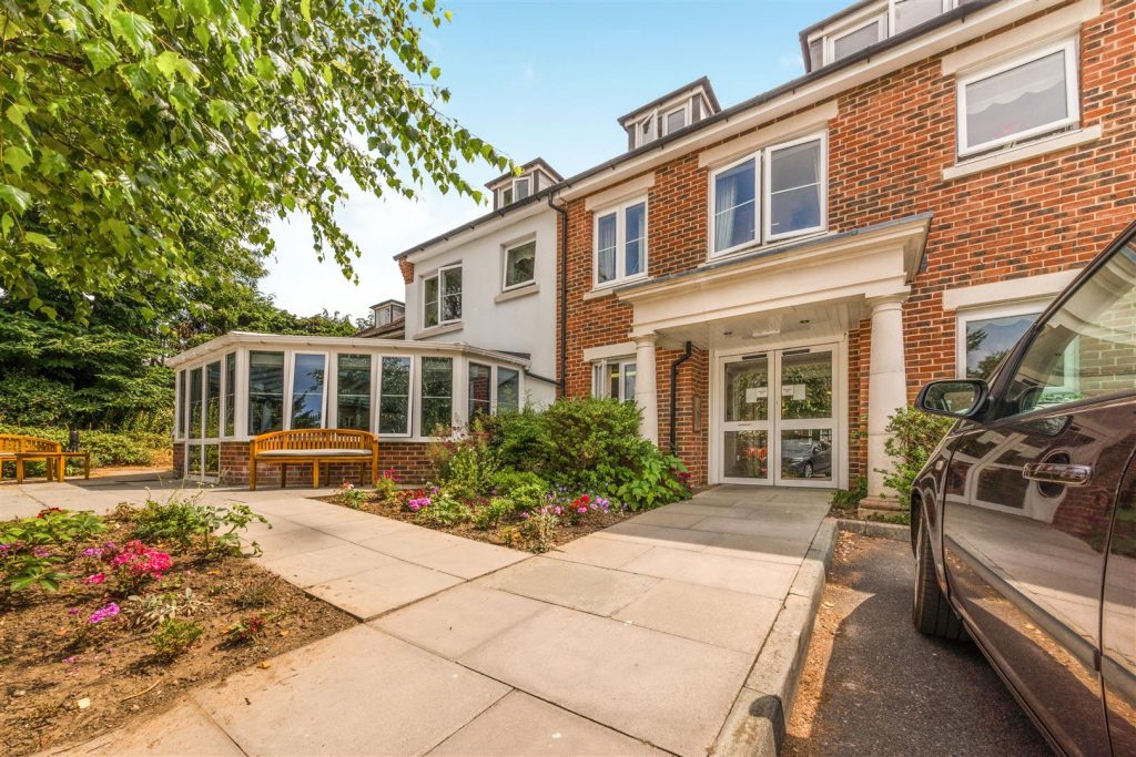 Portman Court, Grange Road, Uckfield, East Sussex,TN22 1FD