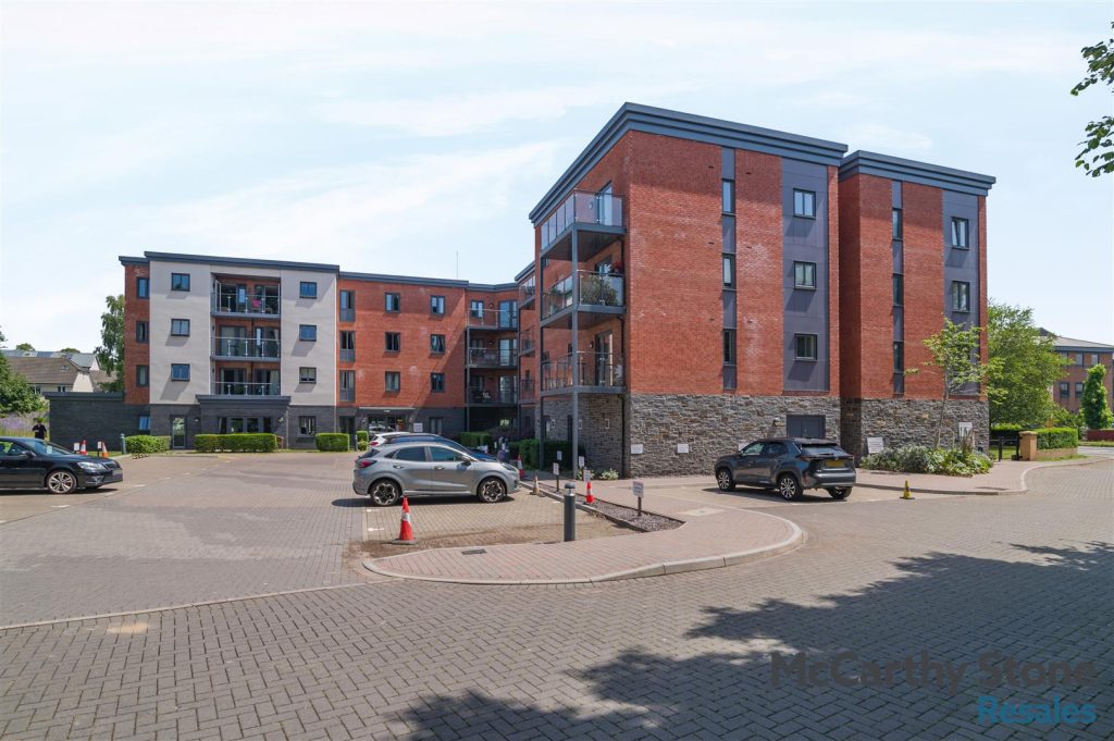Llys Isan, Ilex Close, Llanishen, Cardiff, CF14 5DZ