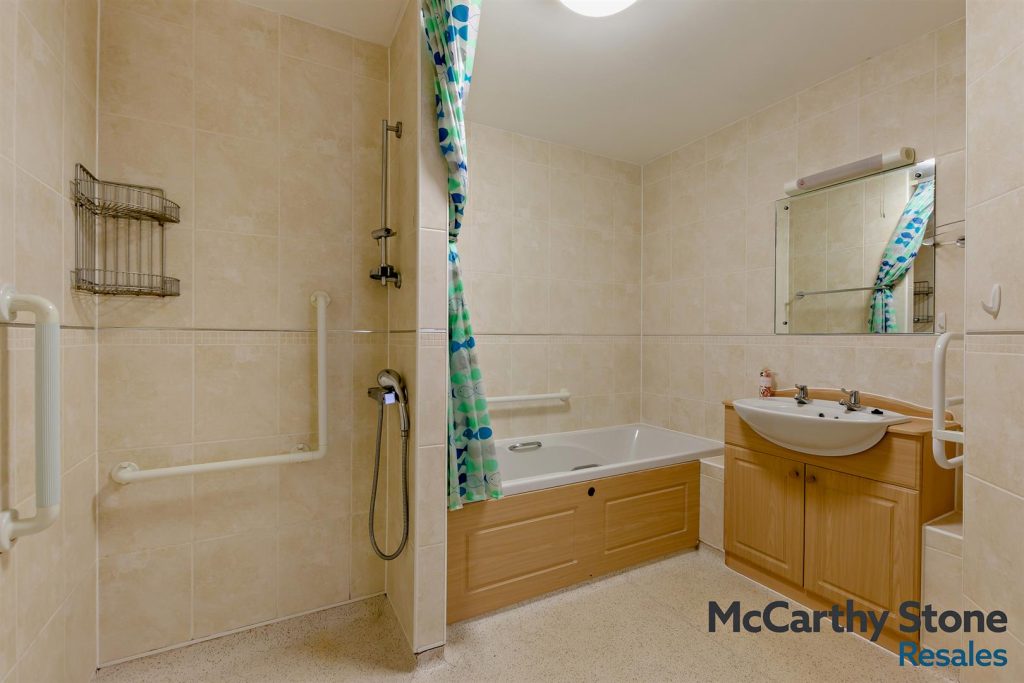 Portman Court, Grange Road, Uckfield, East Sussex,TN22 1FD