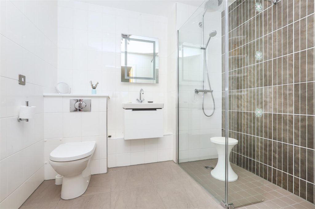 Greenwood Grove East, Stewarton Road, Newton Mearns