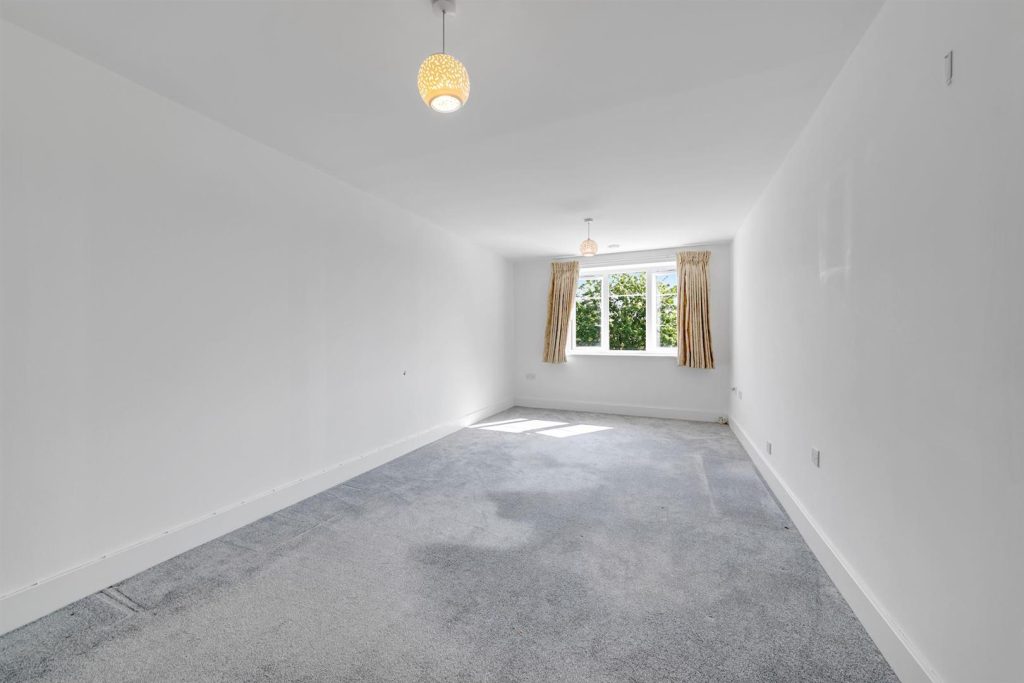 Limpsfield Road, South Croydon, CR2 9LB