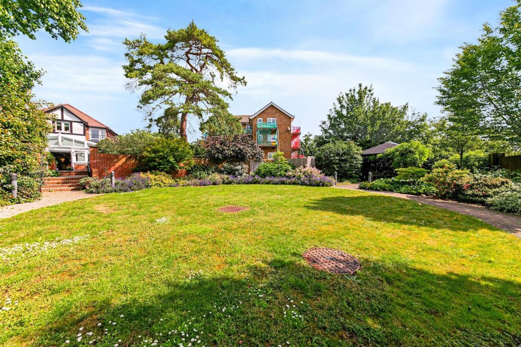 Limpsfield Road, South Croydon, CR2 9LB