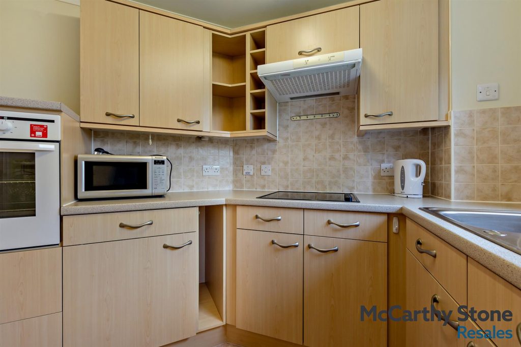 Portman Court, Grange Road, Uckfield, East Sussex,TN22 1FD