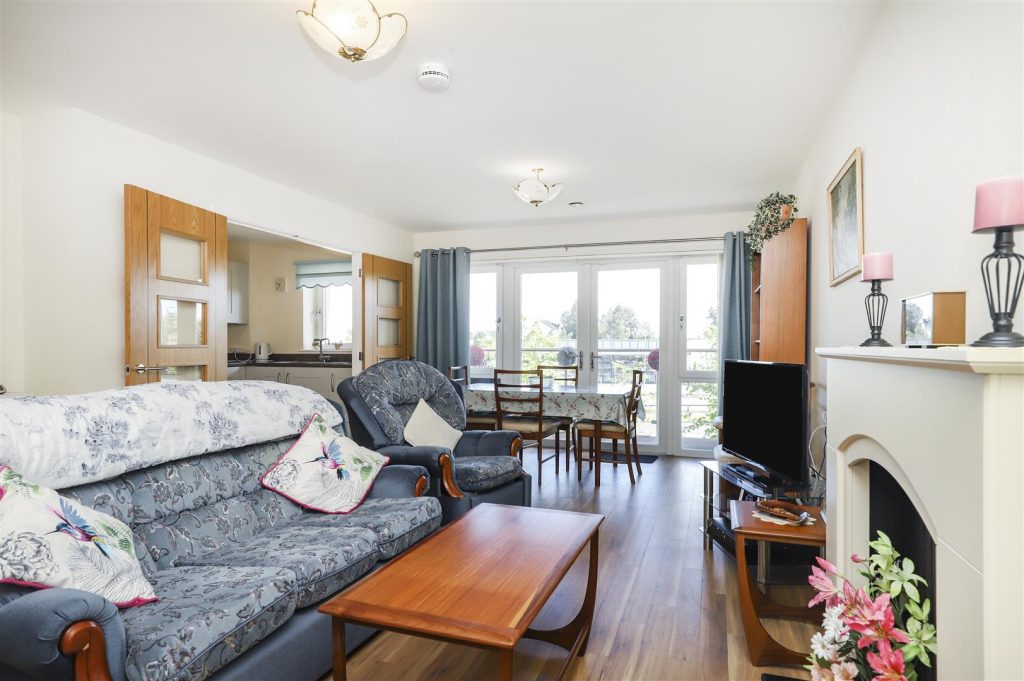 Greenwood Grove East, Stewarton Road, Newton Mearns