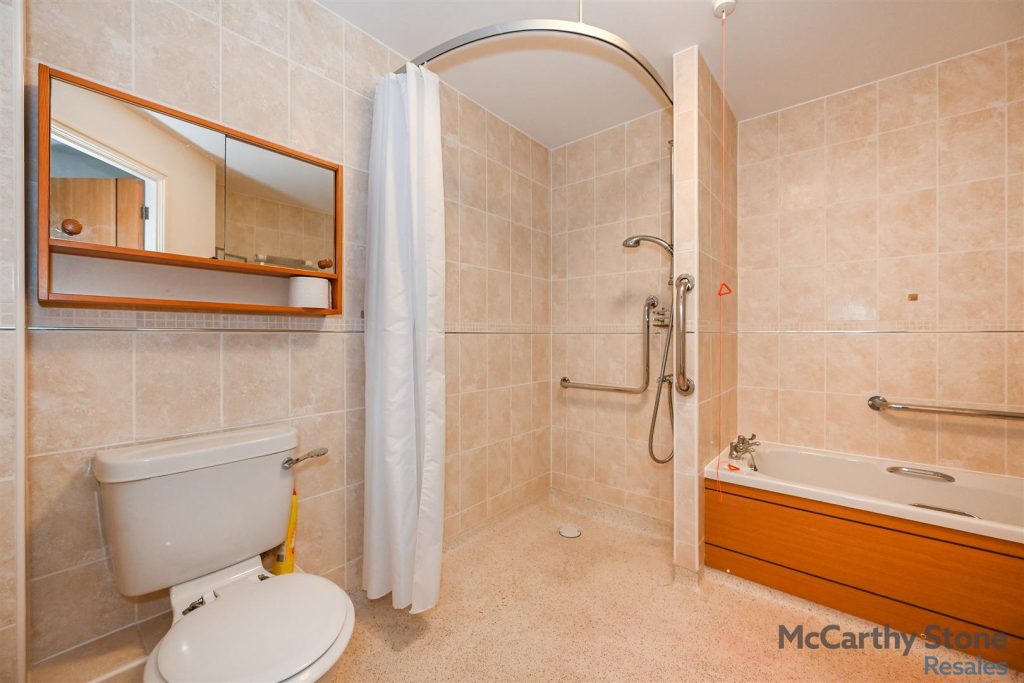 Farringford Court, Avenue Road, Lymington, Hampshire, SO41 9PA