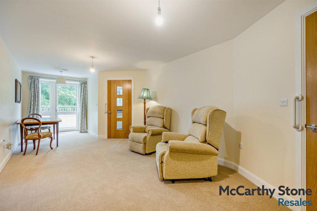 Shackleton Place, Bath Road, Devizes, Wiltshire, SN10 2GZ