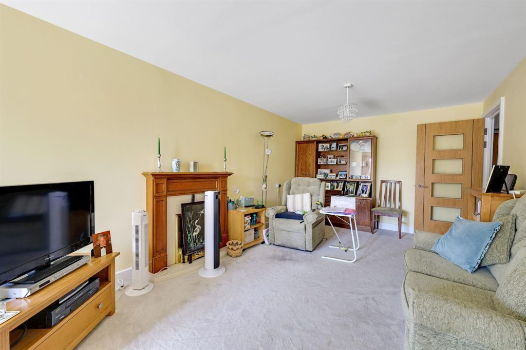 Fleet Road, Fleet, GU51 3FS