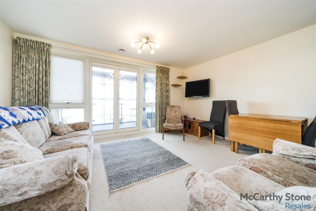 Pavilion Court, Hamilton Gardens, Felixstowe, IP11 7FA