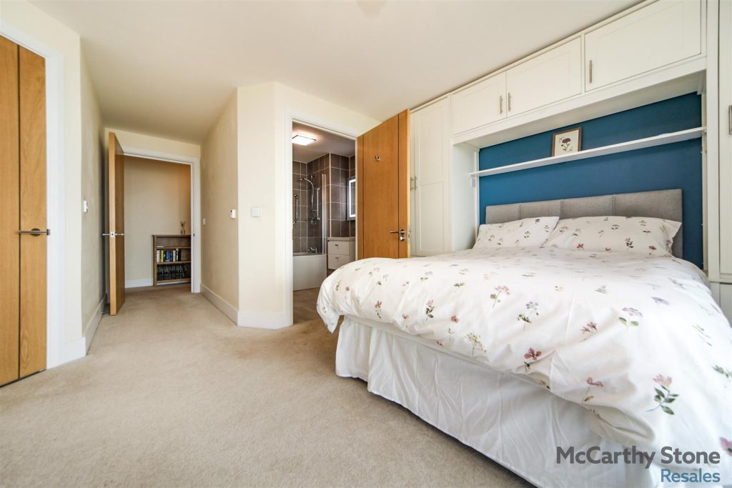 Pavilion Court, Hamilton Gardens, Felixstowe, IP11 7FA