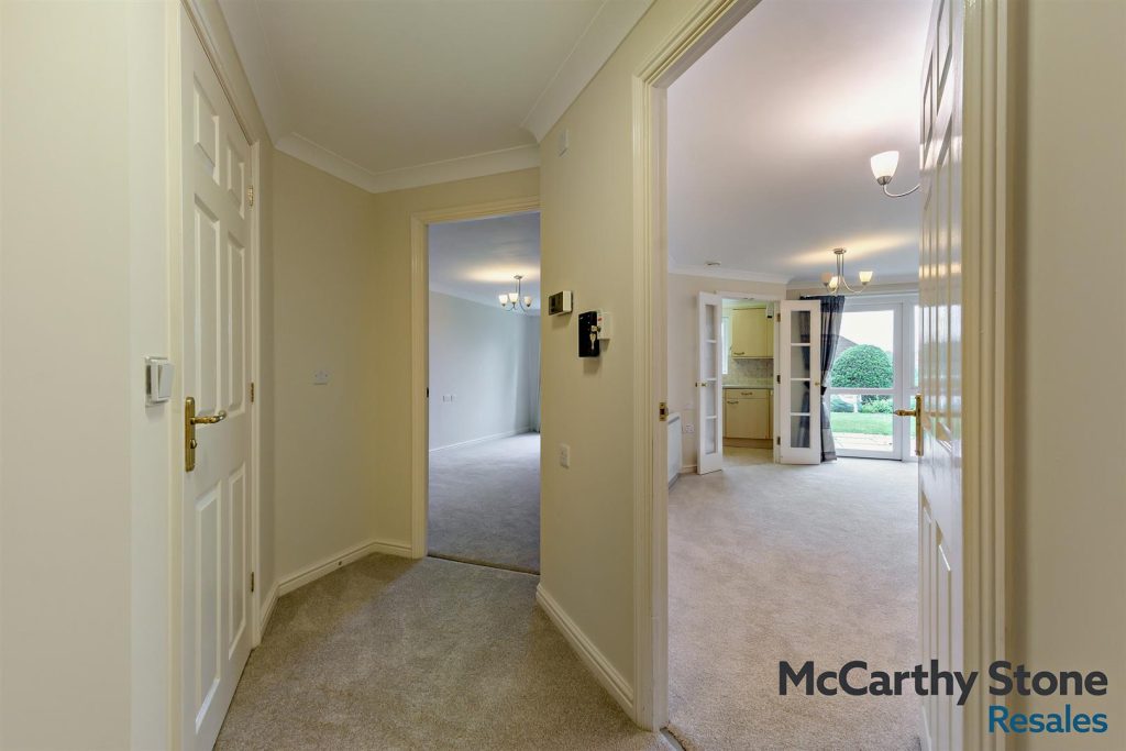 Portman Court, Grange Road, Uckfield, East Sussex,TN22 1FD