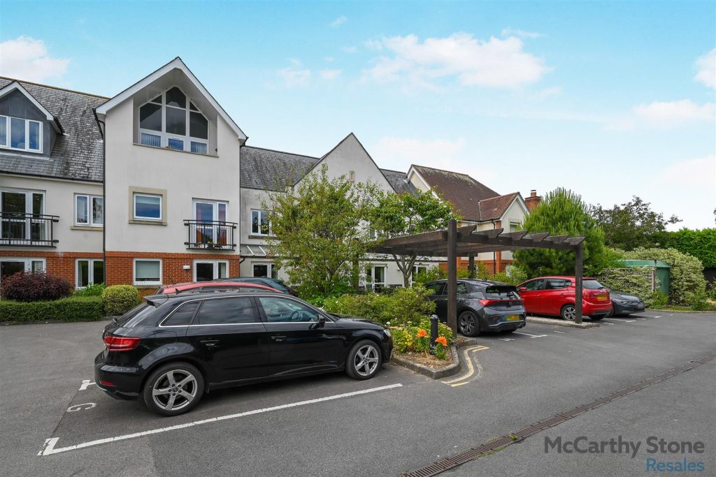 Farringford Court, Avenue Road, Lymington, Hampshire, SO41 9PA
