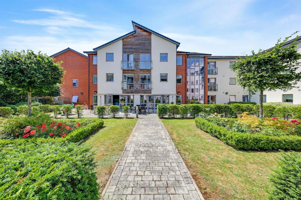 Fleet Road, Fleet, GU51 3FS