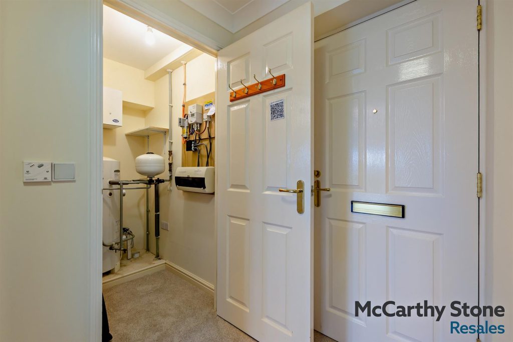 Portman Court, Grange Road, Uckfield, East Sussex,TN22 1FD