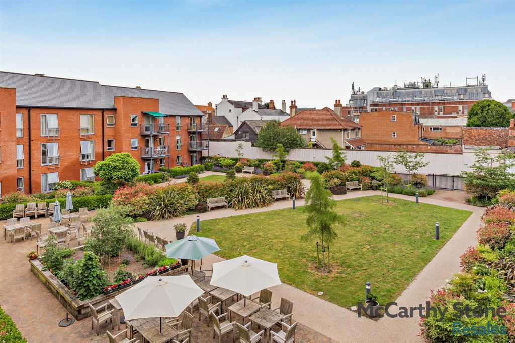 Monument Place, Endless Street, Salisbury