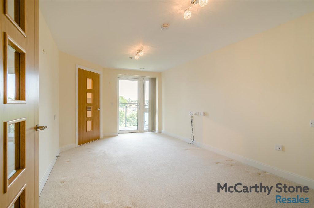 Llys Isan, Ilex Close, Llanishen, Cardiff, CF14 5DZ