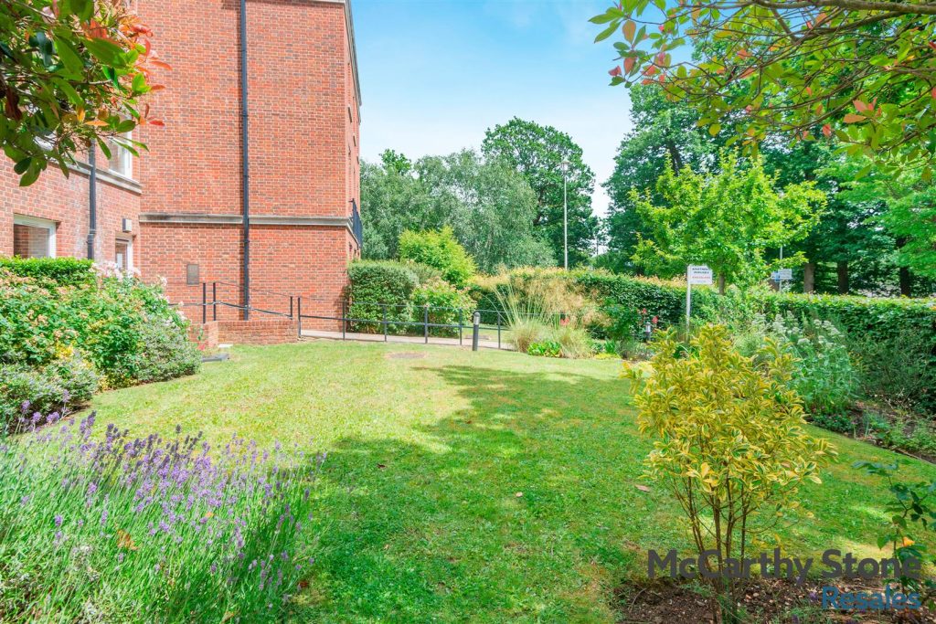 Peel Court, College Way, Welwyn Garden City, Hertfordshire, AL8 6DG