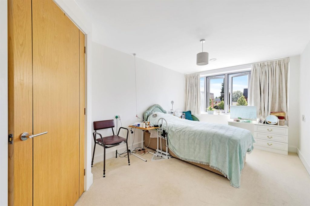 Fleet Road, Fleet, GU51 3FS
