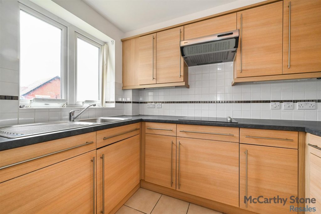 Farringford Court, Avenue Road, Lymington, Hampshire, SO41 9PA