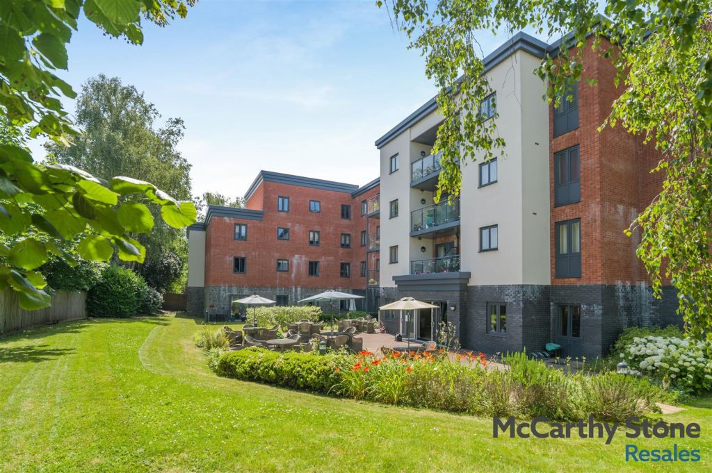 Llys Isan, Ilex Close, Llanishen, Cardiff, CF14 5DZ