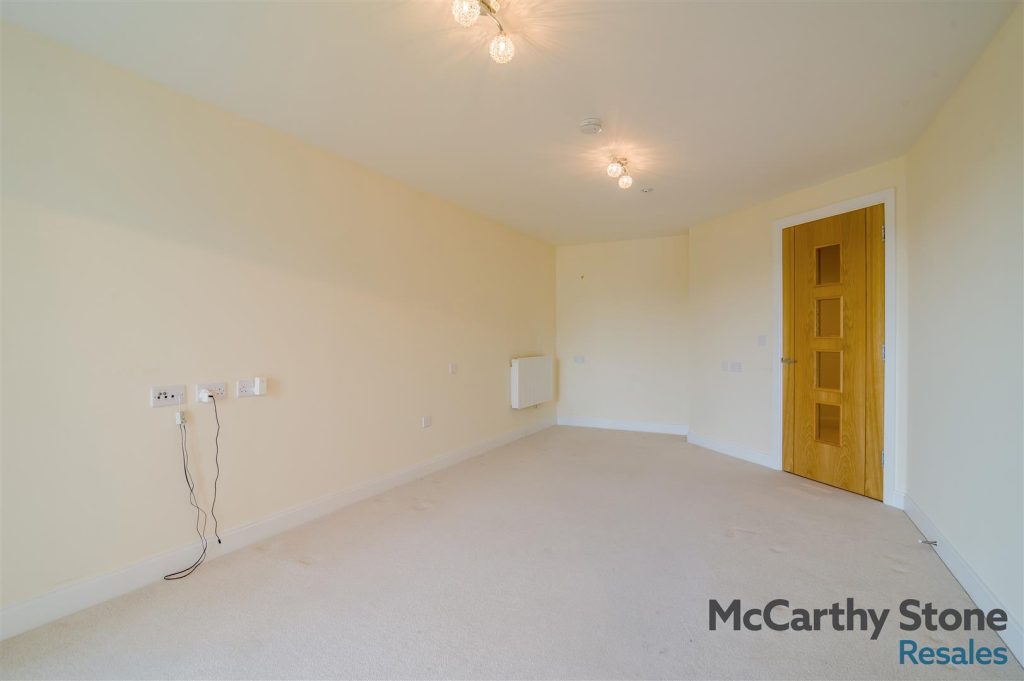 Llys Isan, Ilex Close, Llanishen, Cardiff, CF14 5DZ