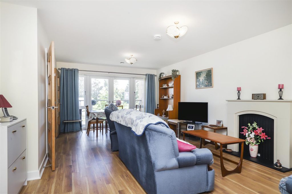 Greenwood Grove East, Stewarton Road, Newton Mearns