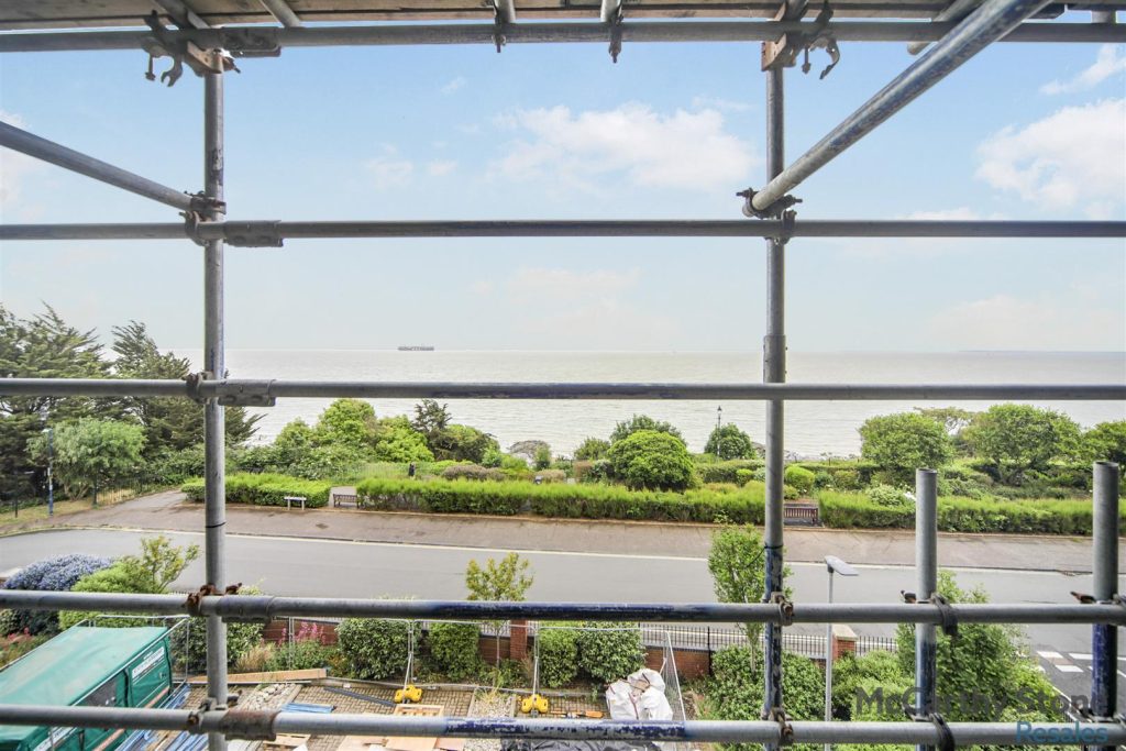 Pavilion Court, Hamilton Gardens, Felixstowe, IP11 7FA